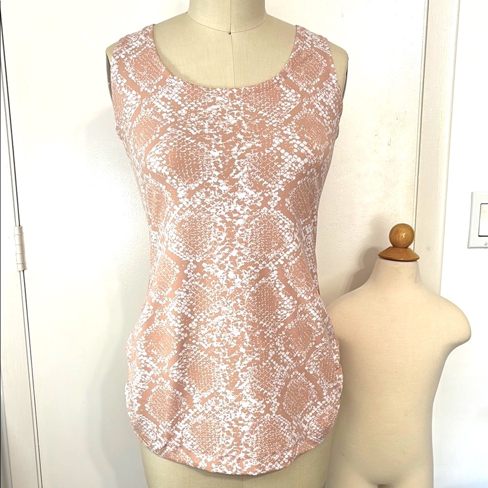 Made by Me: EUC Maternity Nursing Breastfeeding Women's Sleeveless Snake Print